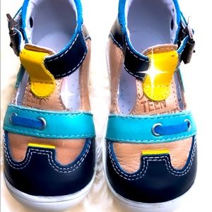 SOLD!🧺Catimini Paris Leather baby shoes